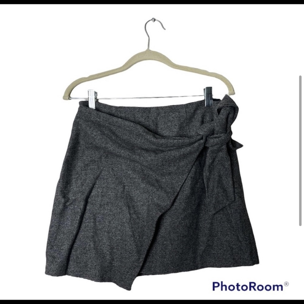 Aritzia Wilfred New Wrap Front Skirt Faux-Wrap Mini Skirt Herringbone Gray